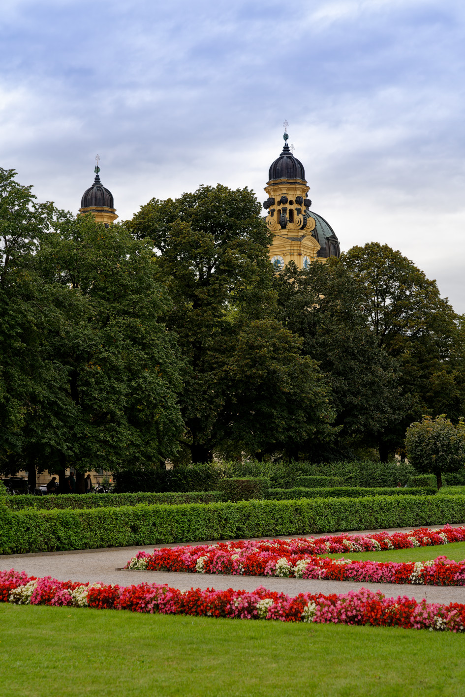 Blütenwege zur Theatinerkirche - München