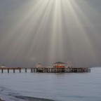 Sonnenstrahlen am Strand