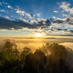 Sonnenaufgang im Elbsandsteingebirge - Sächsische Schweiz