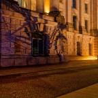 Warten im Schatten - Berlin bei Nacht