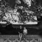 Sommergespräch im Schatten - München